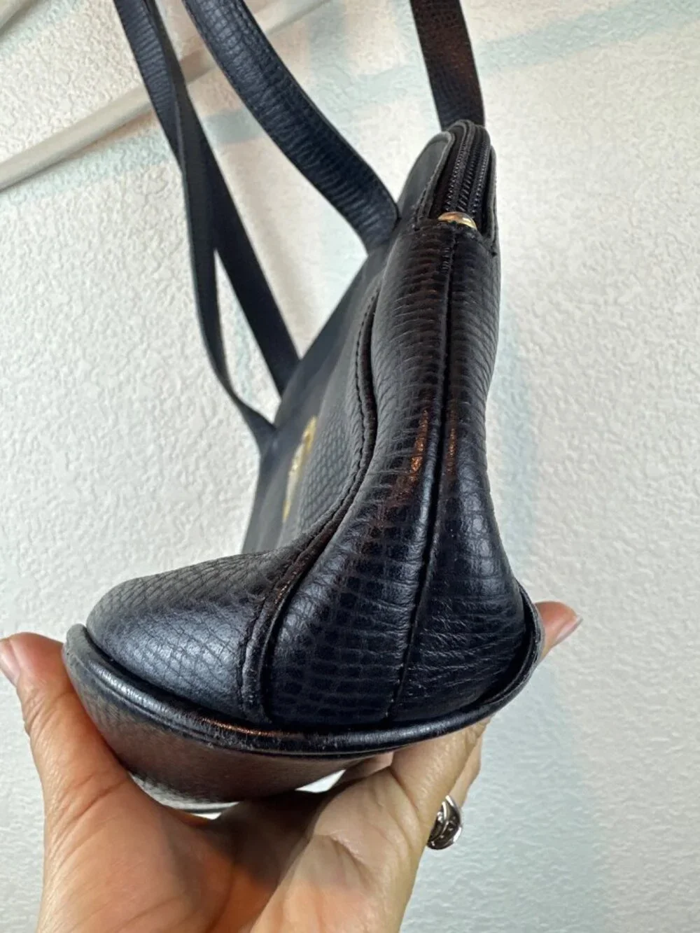 Vintage Christian Dior Navy Leather Shoulder Bag Gold Logo Made in France - Picture 12 of 16